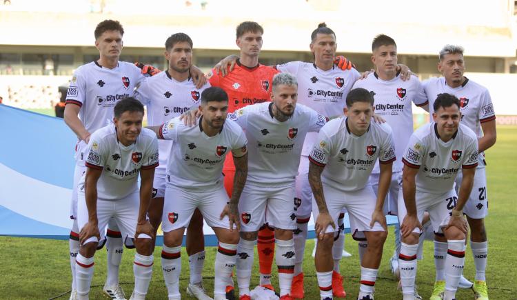 Imagen de Darío Benedetto debutó en Newell's y salió lesionado a la media hora
