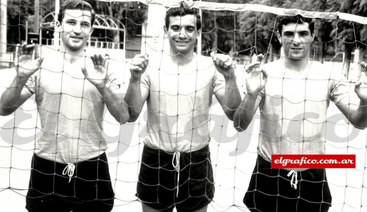 Imagen de 1965. Los ¨trillizos¨ de Argentinos
