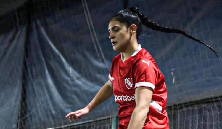 Imagen de Los coletazos de la violencia: una jugadora chilena de futsal de Independiente dejó el club