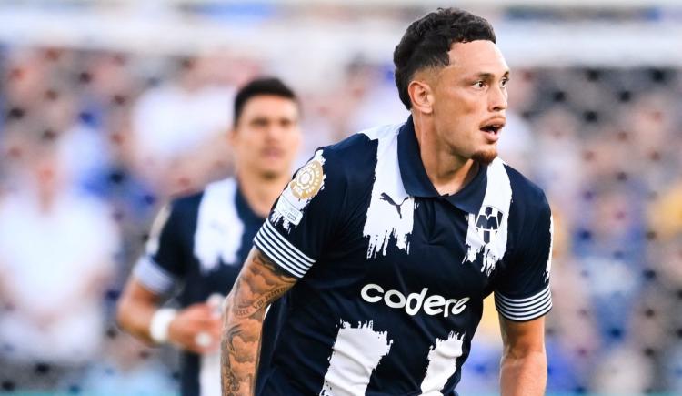 Imagen de El corazón partido de Lucas Ocampos con un River que asoma en el horizonte