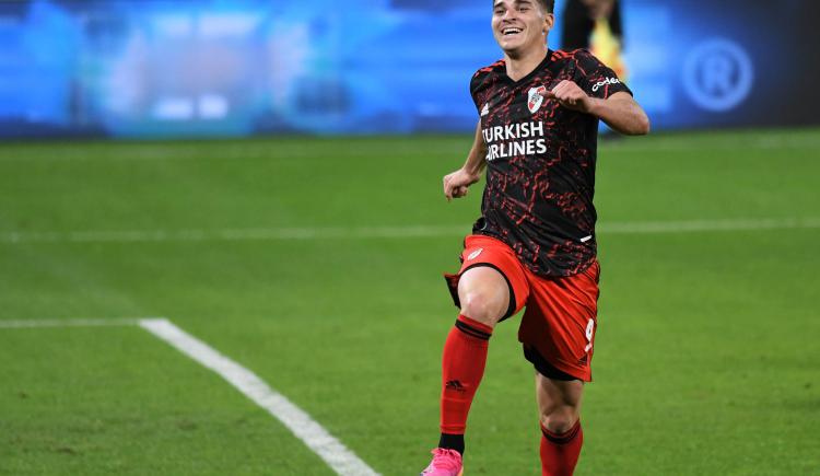 Imagen de JULIÁN ÁLVAREZ, PELIGRO DE GOL