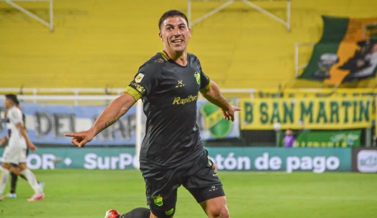 Imagen de Defensa y Justicia ganó con diez y sigue en zona de Sudamericana