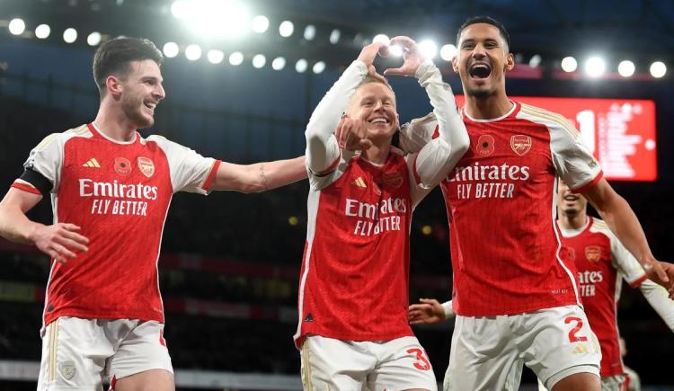 Imagen de Arsenal alcanzó la punta en Inglaterra