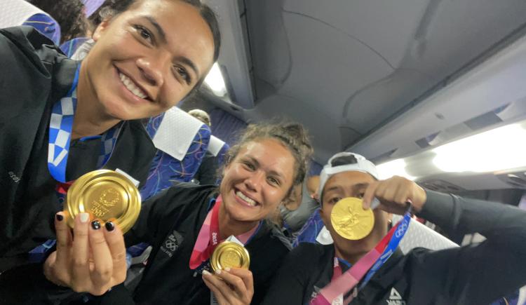 Imagen de LAS ALL BLACKS SE QUEDARON CON EL ORO FRENTE A FRANCIA