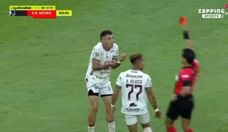 Imagen de Quién es Brian Negro, el defensor que le provocó una fractura expuesta a un jugador de Independiente del Valle