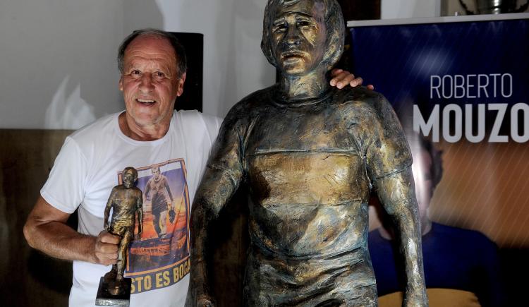 Imagen de Boca: Roberto Mouzo ya tiene su estatua