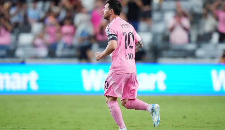 Imagen de El regreso del GOAT: Messi volvió a jugar luego del fallecimiento de su papá