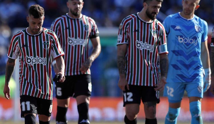 Imagen de Clima caliente en Liniers tras una nueva derrota de Vélez