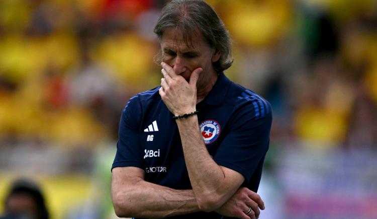 Imagen de Gareca no pega una: a Chile le hicieron un gol sin mirar la pelota ni el arco