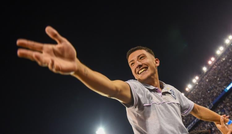 Imagen de Tras su conflictiva salida de Vélez, se confirmó dónde jugará Thiago Fernández
