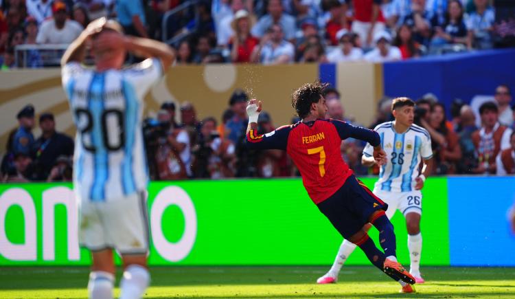 Imagen de De querer dejar el fútbol a darle a España un título del mundo