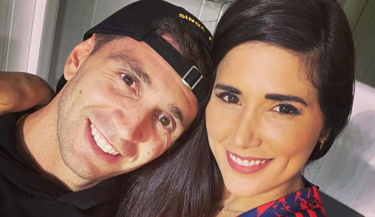 Imagen de El Dibu Martínez cotidiano: inquieto y romántico