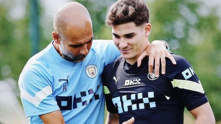 Imagen de Guardiola y los elogios para Julián Álvarez