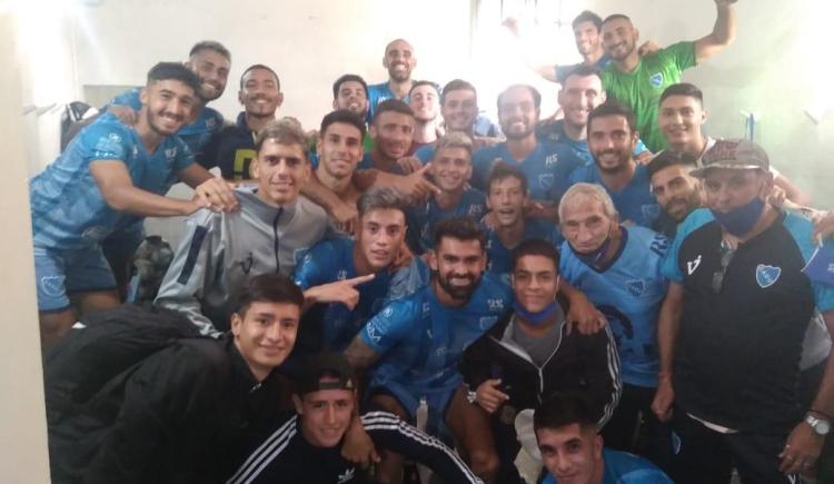 Imagen de PRIMERA B: GANÓ DEFENSORES UNIDOS Y ES PUNTERO JUNTO A FLANDRIA.