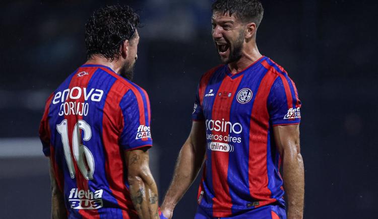 Imagen de San Lorenzo se recuperó y goleó en su debut en la Copa Argentina