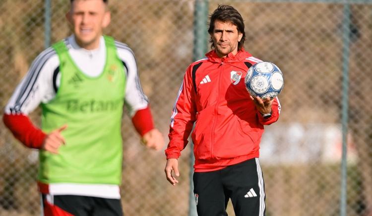 Imagen de En Cantilo, Ponzio asumió el mando de River