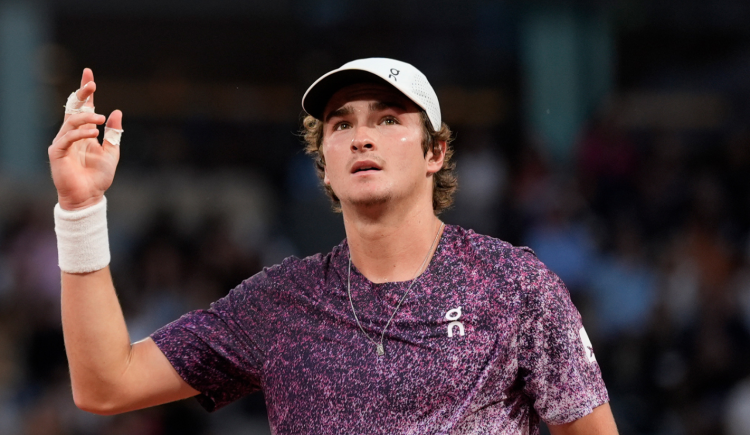 Imagen de Garoto suelto en París: Joao Fonseca se metió en los cuartos de final de Roland Garros