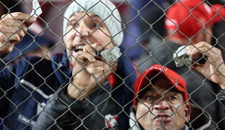 Imagen de La reflexión de los jugadores chilenos de Independiente ante los hechos de extrema violencia