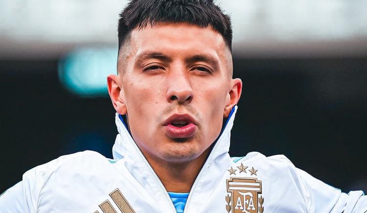 Imagen de El momento de plena felicidad de Lisandro Martínez en medio del dolor por su lesión