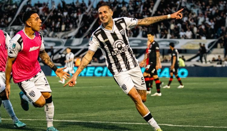 Imagen de Volvió el goleador: Módica le dio un triunfazo a Gimnasia de Mendoza frente a Newell's