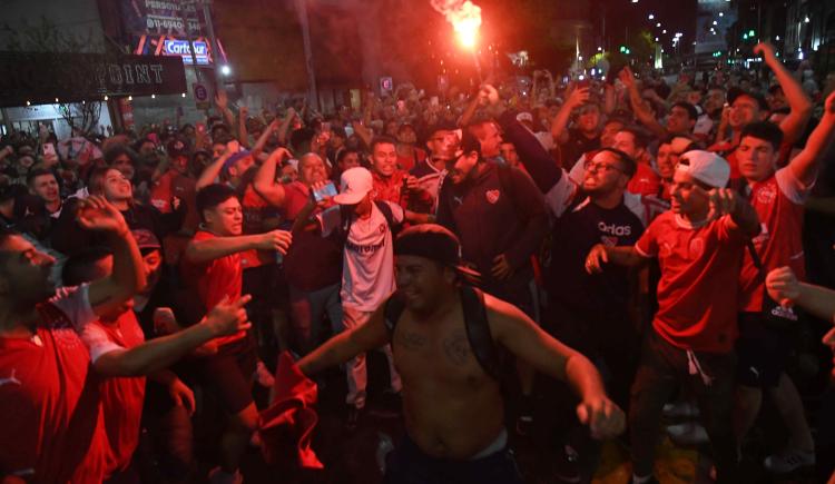 Imagen de Un día en el infierno: Independiente, sin presidente ni entrenador