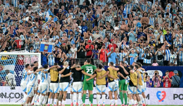 Imagen de Una megaestrella apostó contra Argentina, perdió una fortuna y la Selección le respondió
