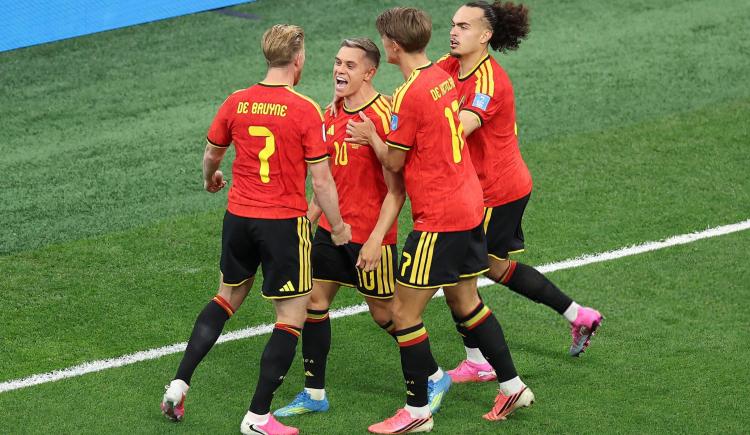 Imagen de Bélgica goleó 5-1 a Nueva Zelanda y terminó primera en el Grupo G