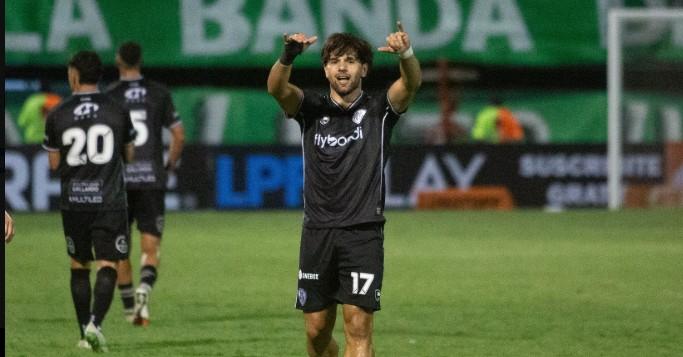 Imagen de El agónico empate que terminó con un empujón y grito de guerra para su propio entrenador: "¡Poneme, hijo de puta!"