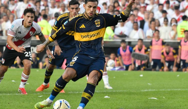 Imagen de Boca ganó 1-0 ante River con gol de penal: un hito que no se daba hace décadas y que por primera vez ocurrió en el Monumental