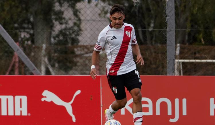 Imagen de "Estábamos encerrados en un 4x4": el crudo relato de uno de los marginados por River en Cantilo