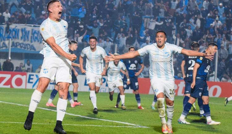 Imagen de Atlético Tucumán lo dio vuelta y se lo ganó a Independiente Rivadavia