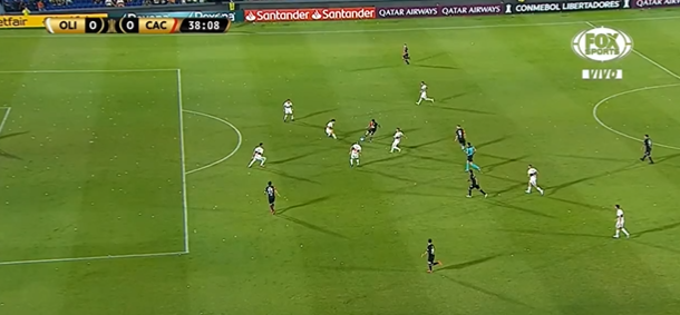 Imagen de ¡Increíble! A Colón le anularon mal dos goles por offside