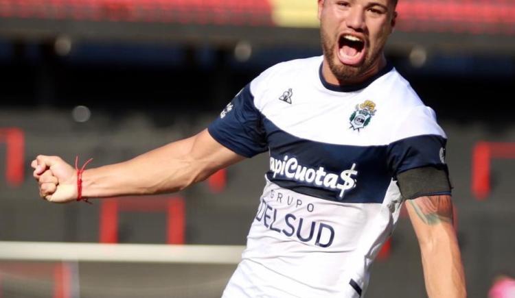 Imagen de GIMNASIA DIO EL GOLPE EN SANTA FE