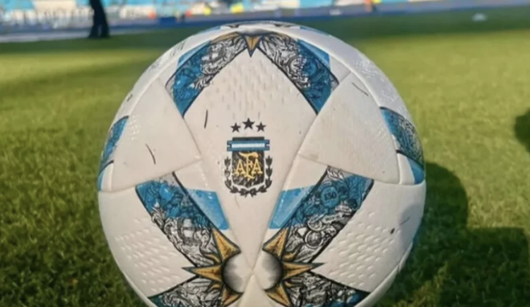Imagen de Domingo de fútbol: quiénes juegan, a qué hora y cómo verlos