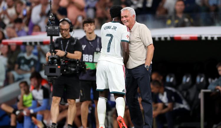 Imagen de Mourinho: "La gente tira piedras porque quiere frutos, quiere lo mejor de Vinícius"