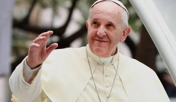 Imagen de Cuando el Papa Francisco recibió la ofrenda de un campeón del mundo
