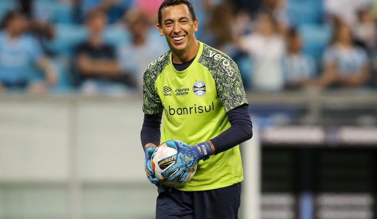 Imagen de Agustín Marchesín presiona para llegar a Boca: así están las negociaciones con Gremio