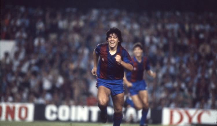 Imagen de El paso de Maradona por el Barcelona: talento gigante, cuerpo castigado y una tormenta perfecta