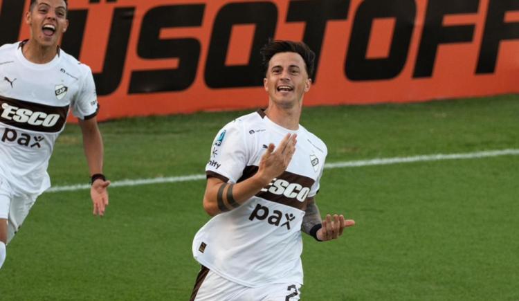 Imagen de Platense pegó en el final y obtuvo una valiosa victoria ante Barracas Central