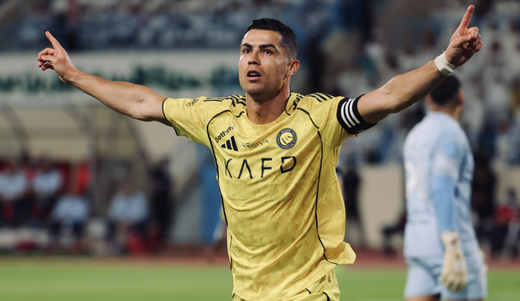 Imagen de Cada vez más cerca de los 1000: Cristiano Ronaldo anotó un gol y Al Nassr acaricia el título