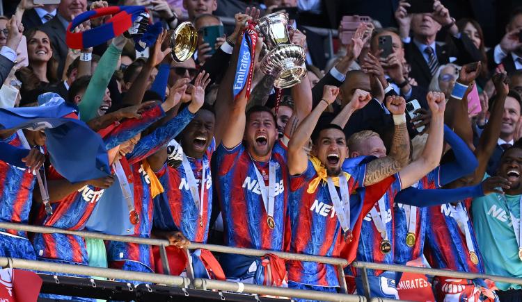 Imagen de Revés de la UEFA a Crystal Palace a raíz del ascenso de Lyon: los detalles