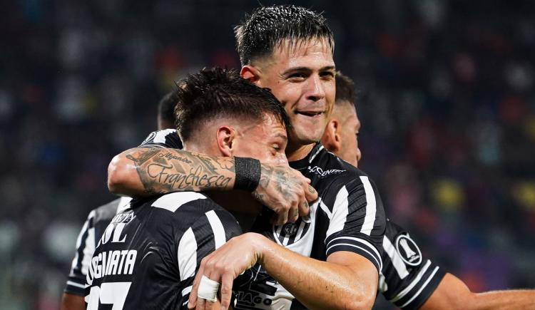 Imagen de Central Córdoba, el mejor equipo argentino en la Libertadores: ganó, está invicto y es líder
