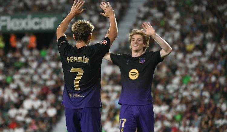 Imagen de El Barcelona no perdonó en su debut al Elche de Martín Anselmi