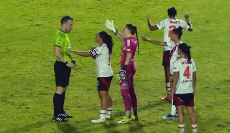 Imagen de Escándalo del equipo femenino de River en la Ladies Cup en Brasil