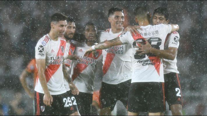 Imagen de En la recta final, River sigue ganando