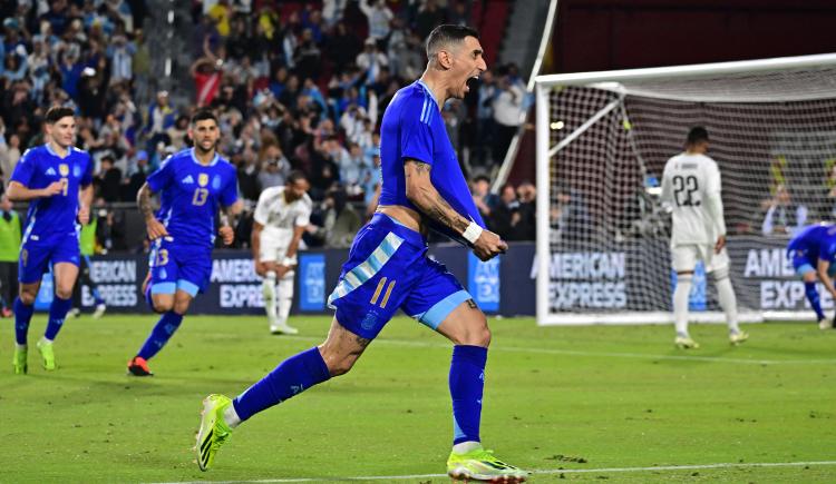 Imagen de El golazo de tiro libre de Di María frente a Costa Rica