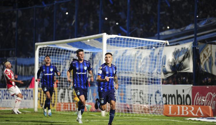 Imagen de Atlético Tucumán superó a Unión pero se quedó sin DT