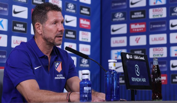 Imagen de "Jugadores que son míos, los voy a cuidar", Simeone aclara sus dichos y confirma la vuelta de Julián Álvarez
