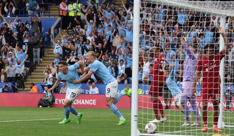 Imagen de Community Shield: Julián Álvarez convirtió su primer gol, pero al City no le alcanzó