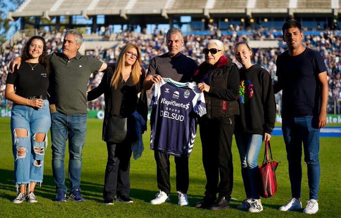 Imagen de El emotivo homenaje de Gimnasia a Timoteo Griguol